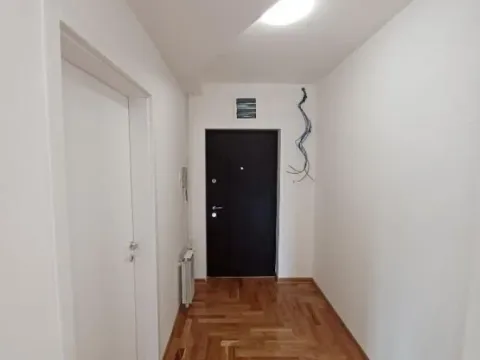 Izdavanje, četvorosoban stan, 90m², Čukarica, Beograd - image 10