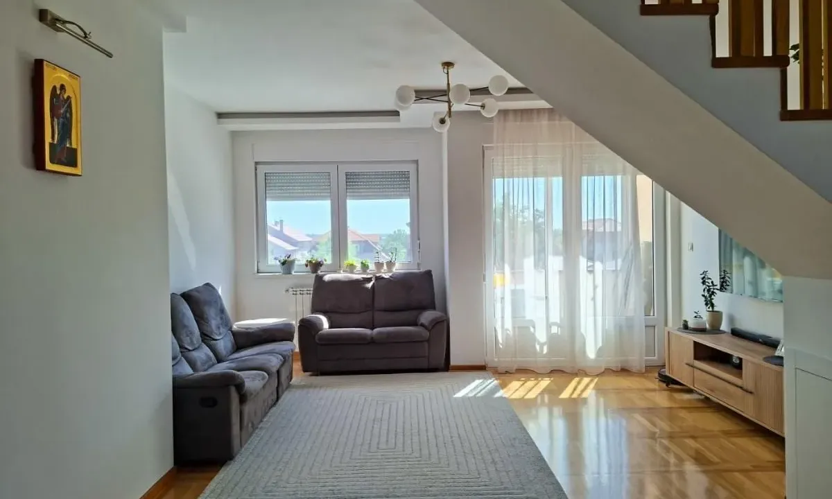 Prodaja, četvorosoban stan, 119m², Zemun Sve Podlokacije, Beograd