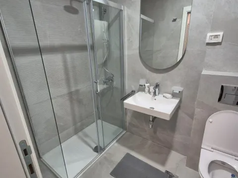 Izdavanje, jednosoban stan, 49m², Central Point, Podgorica - image 10