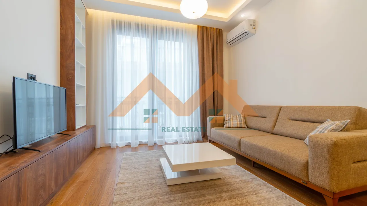 Izdavanje, jednosoban stan, 43m², Blok 6, Podgorica