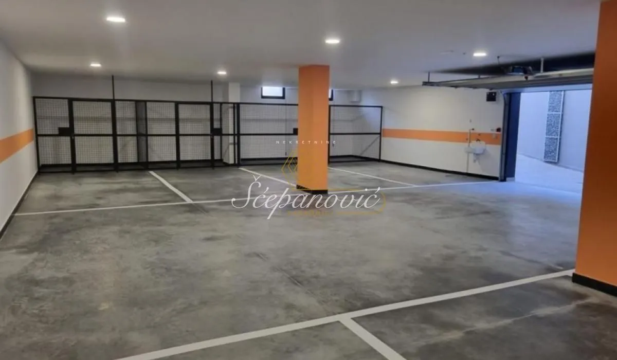 Prodaja, četvorosoban stan, 92m², Adamovićevo Naselje, Novi Sad Sve Podlokacije