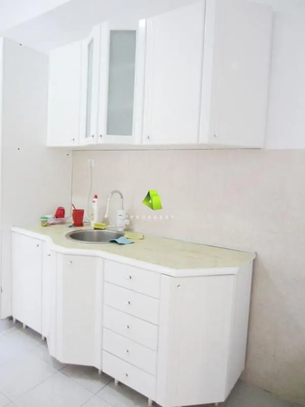 Izdavanje, poslovni prostor, 200m², Medijana, Niš