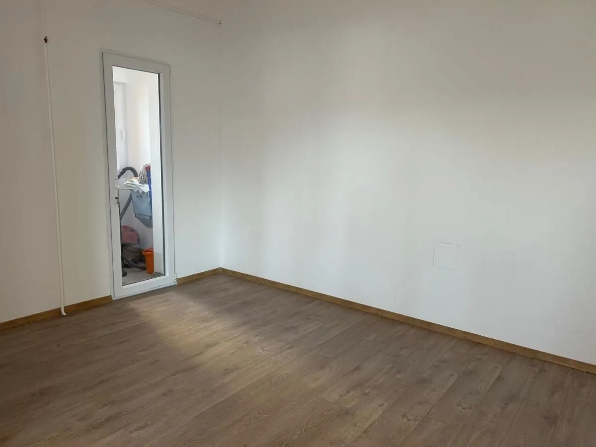 Rent, office space, 230m², Centar, Niš