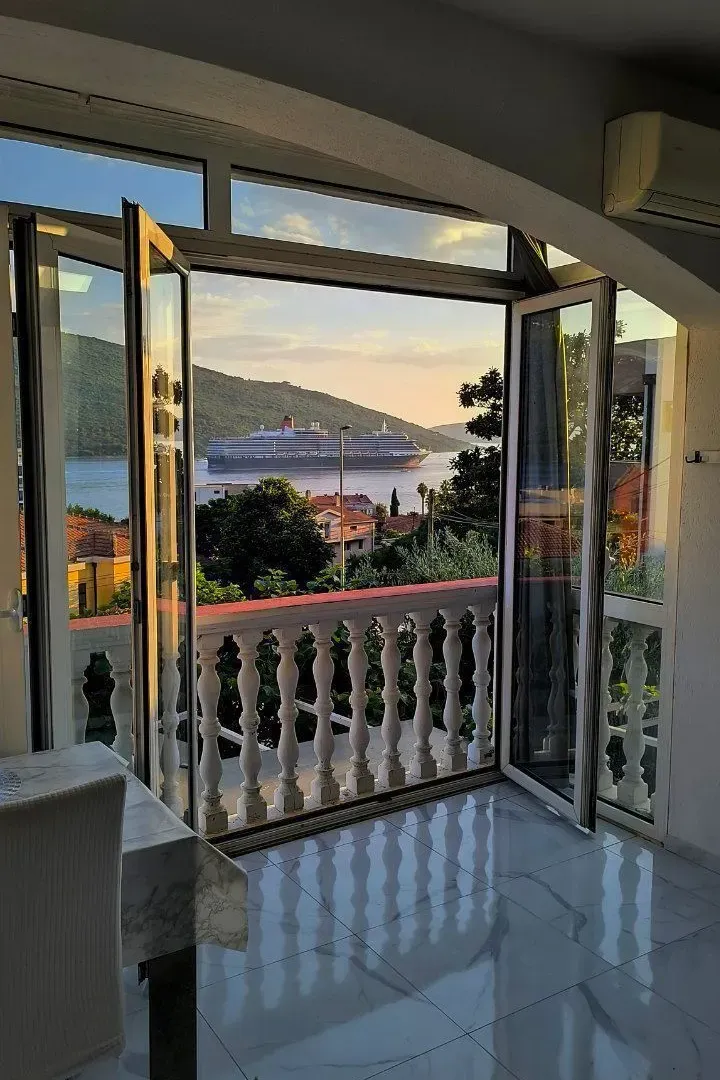 Prodaja, dvosoban stan, 84m², Kumbor, Herceg Novi