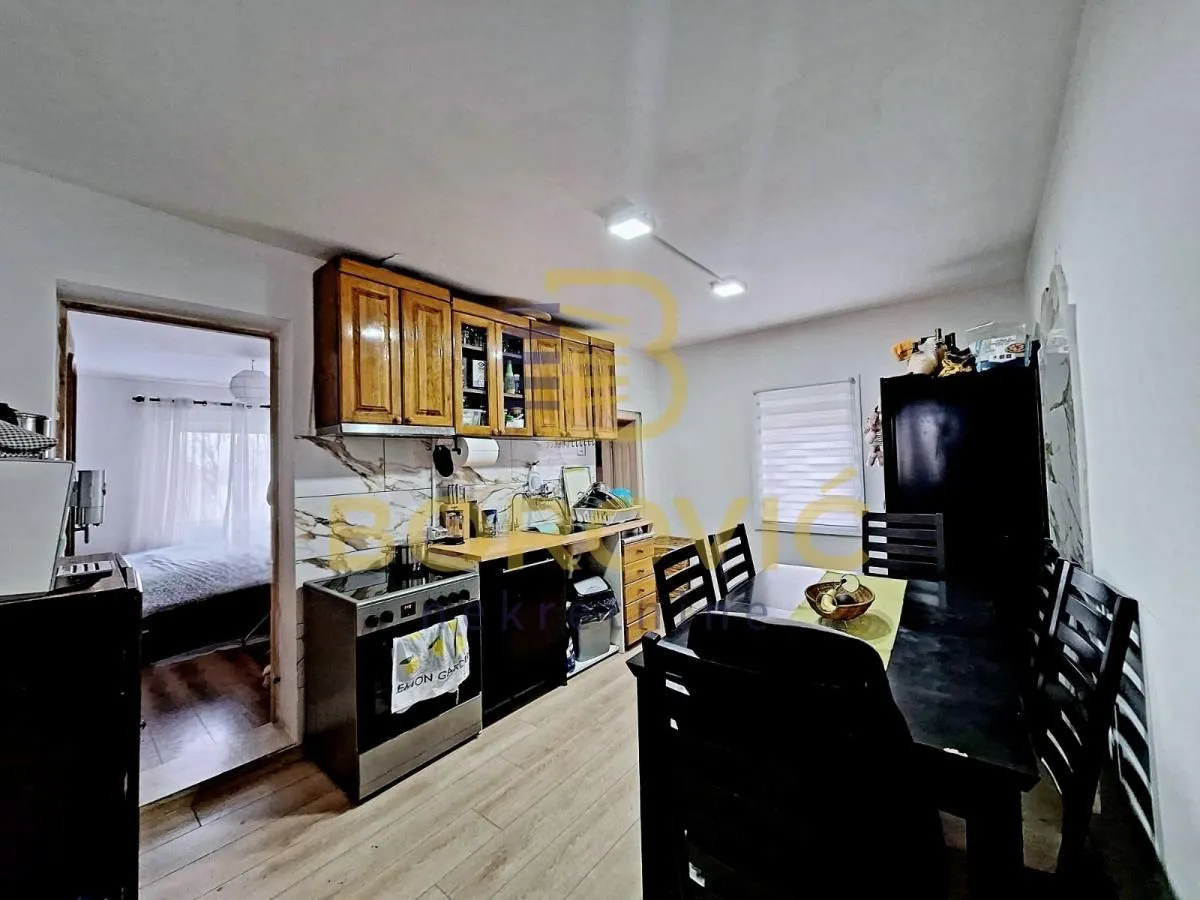 Sale, house, 80m², Voždovac Sve Podlokacije, Beograd