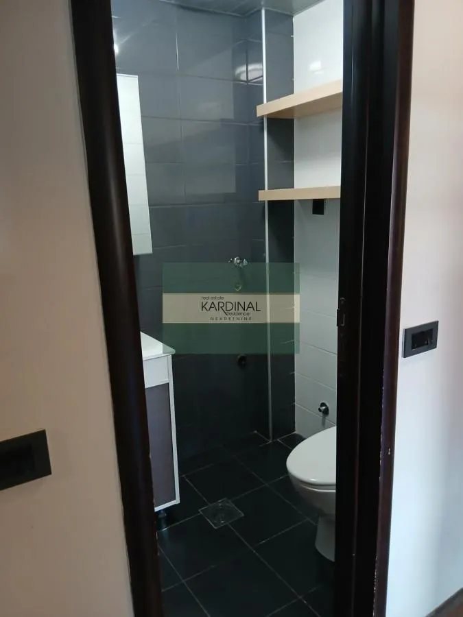 Izdavanje, dvosoban stan, 76m², Veliki park, Kragujevac