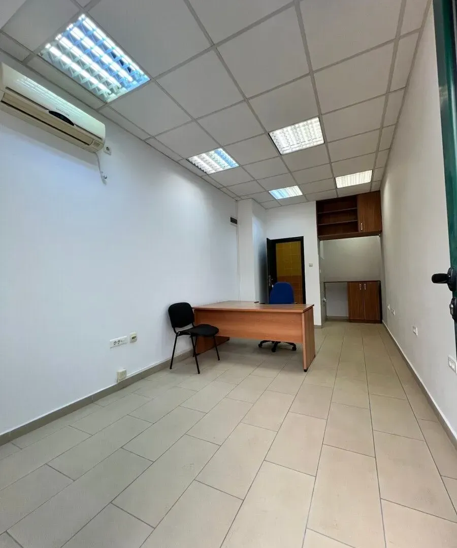 Izdavanje, poslovni prostor, 18m², Vezirov Most, Podgorica