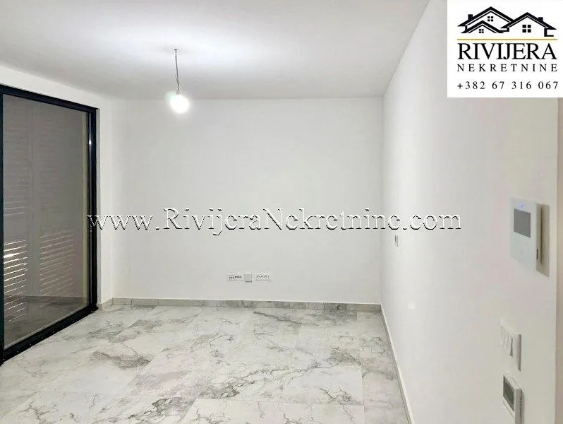 Prodaja, trosoban stan, 104m², Obala Đuraševića, Tivat