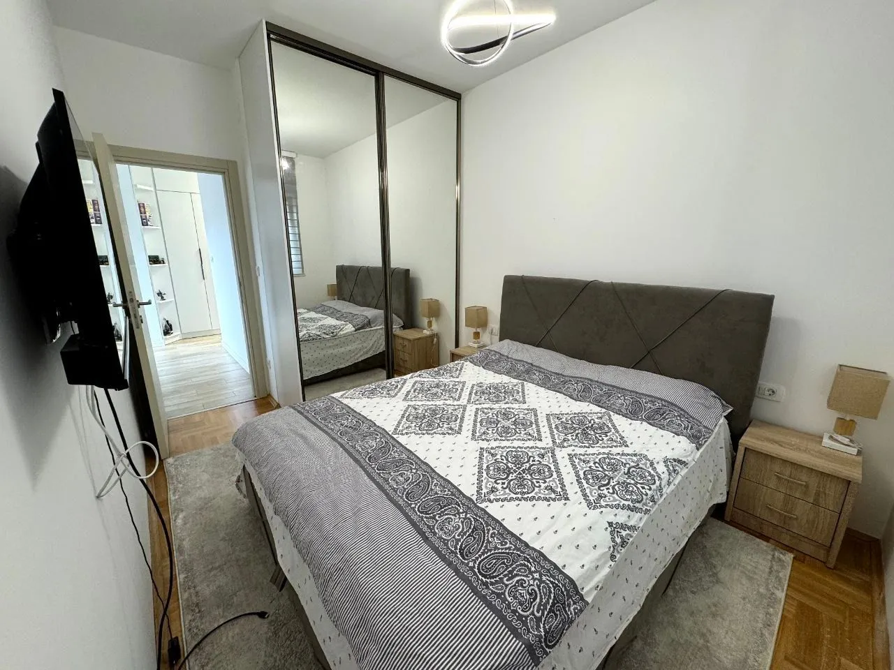 Izdavanje, jednosoban stan, 47m², Budva, Crna Gora