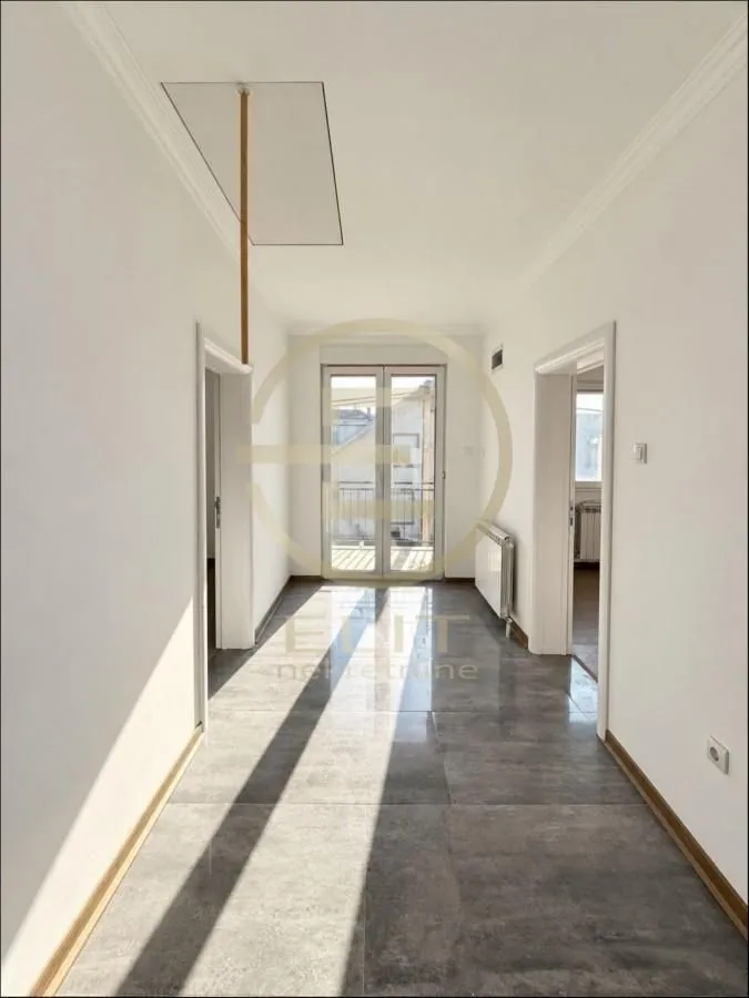 Prodaja, kuća, 400m², Veternička rampa, Novi Sad Sve Podlokacije