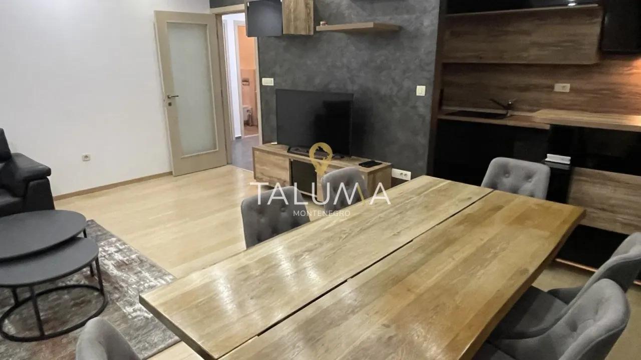 Izdavanje, trosoban stan, 100m², City Kvart, Podgorica