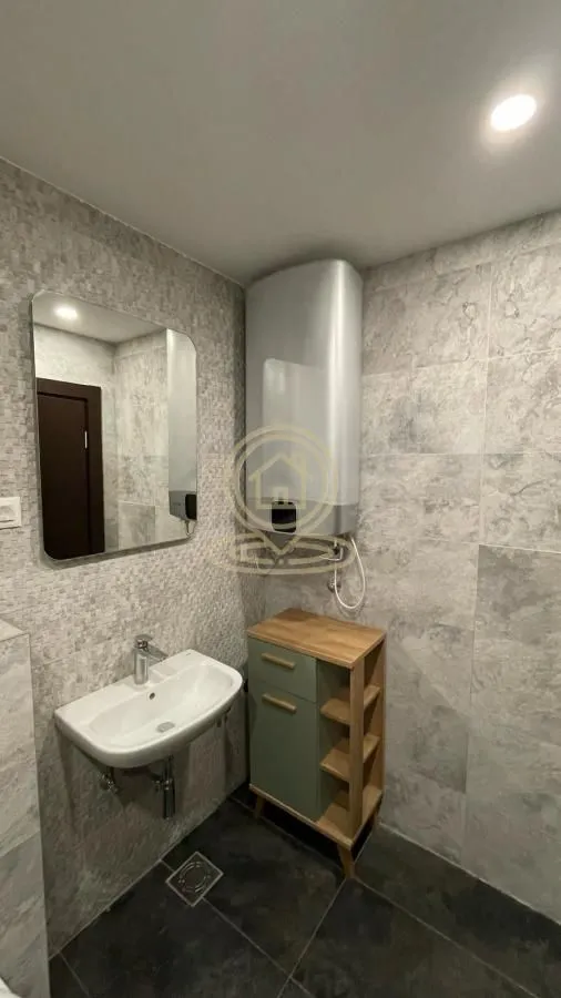 Rent, four bedroom apartment, 151m², Voždovac Sve Podlokacije, Beograd