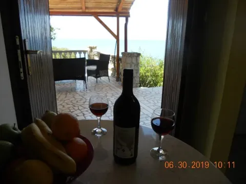 Izdavanje, kuća, 150m², Dobra Voda, Budva - image 9