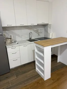 Rent, one bedroom apartment, 49m², Centar, Budva - image 2