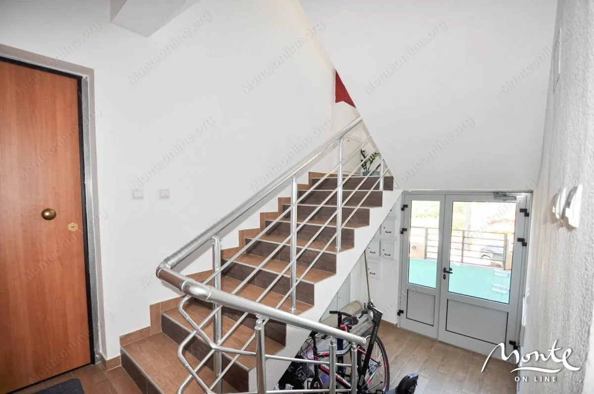 Prodaja, jednosoban stan, 50m², Tivat, Crna Gora