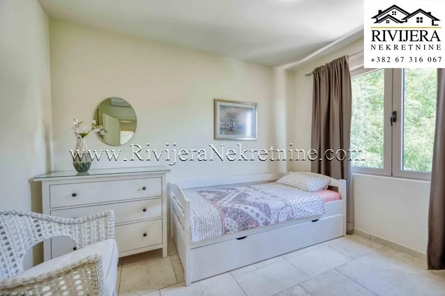 Prodaja, kuća, 390m², Mažina, Tivat