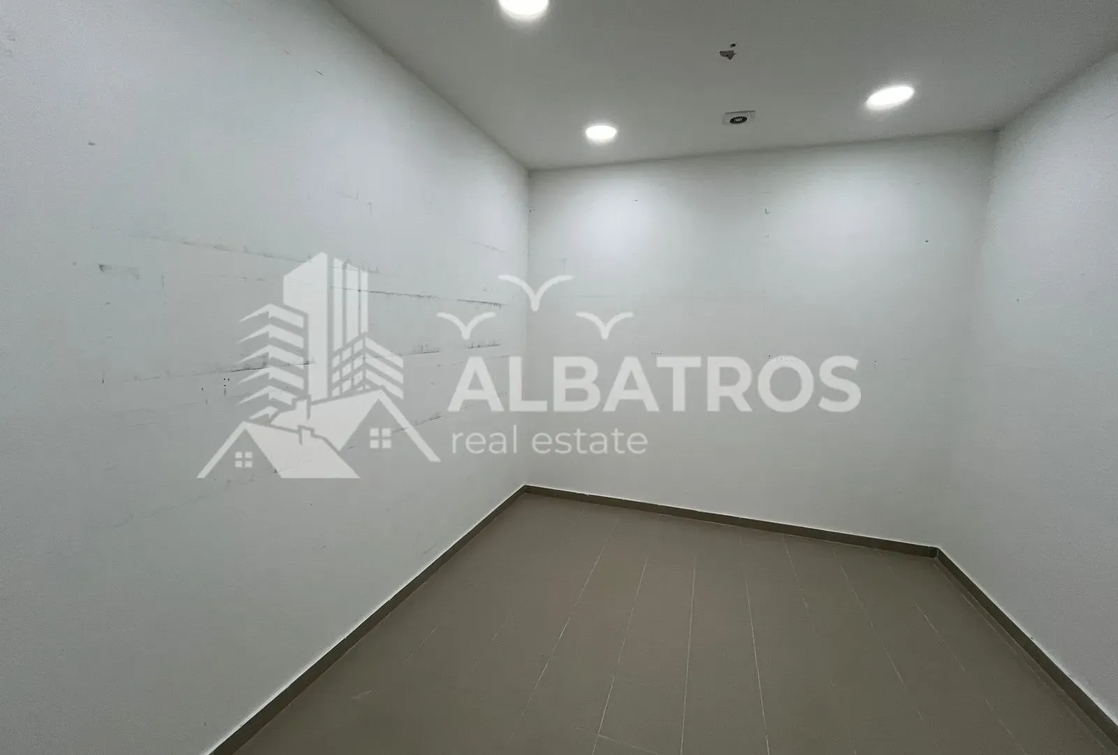 Rent, office space, 181m², Centar, Bar