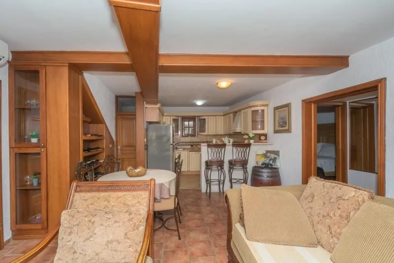Rent, house, 292m², Kotor, Crna Gora