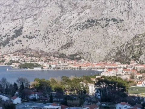 Izdavanje, dvosoban stan, 82m², Kotor, Crna Gora - image 12