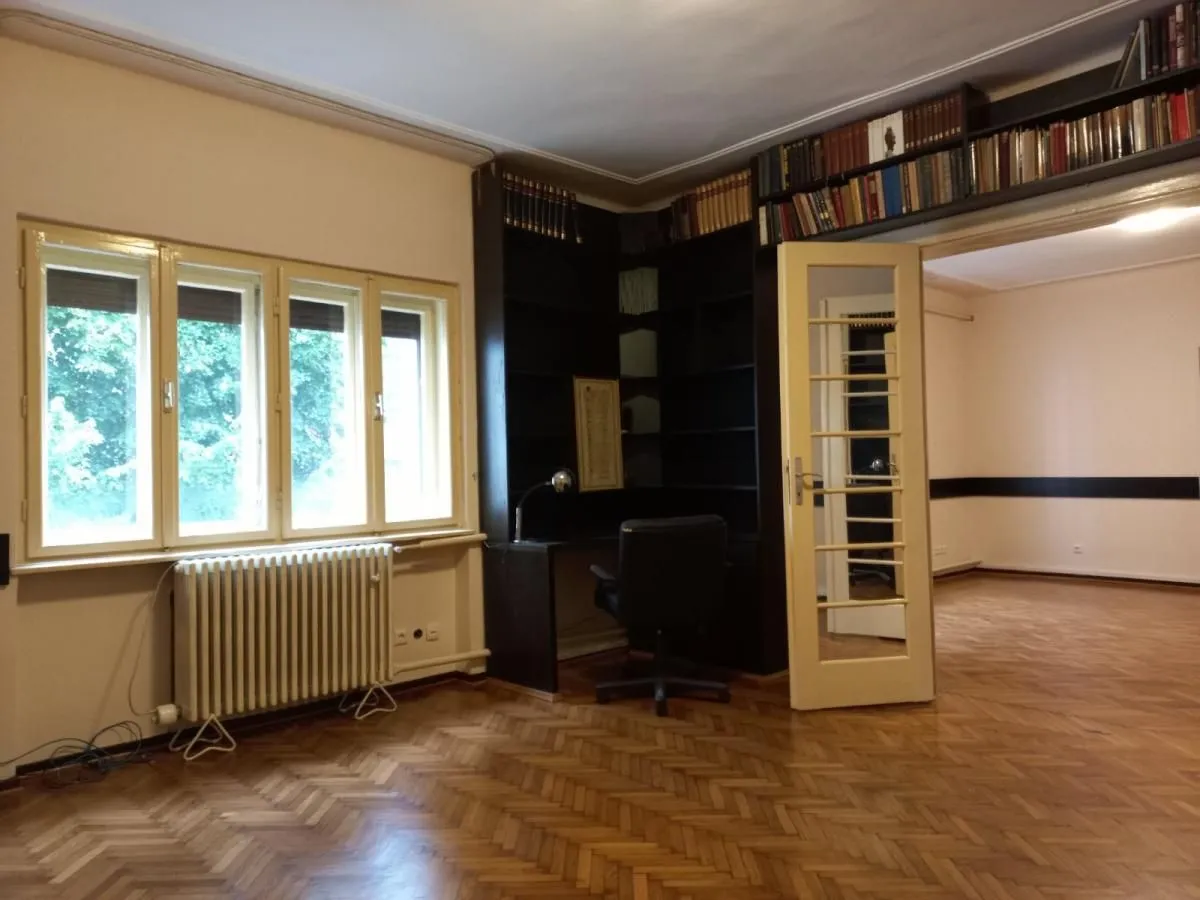 Izdavanje, poslovni prostor, 122m², Klinički Centar, Beograd