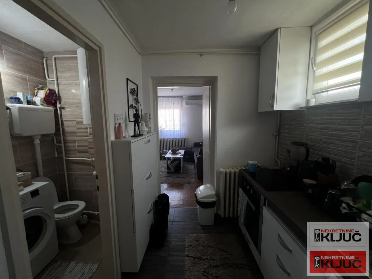 Prodaja, garsonjera, 20m², Detelinara, Novi Sad Sve Podlokacije