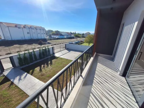 Sale, house, 141m², Gornja Gorica, Podgorica - image 9