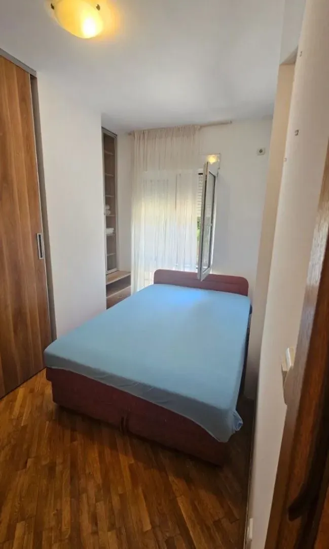 Izdavanje, jednosoban stan, 38m², Pod Goricom, Podgorica