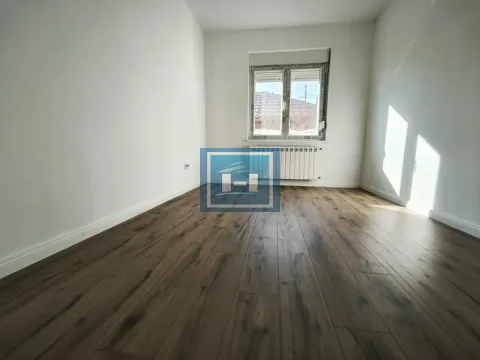 Sale, house, 400m², Varvarin, Srbija - image 9