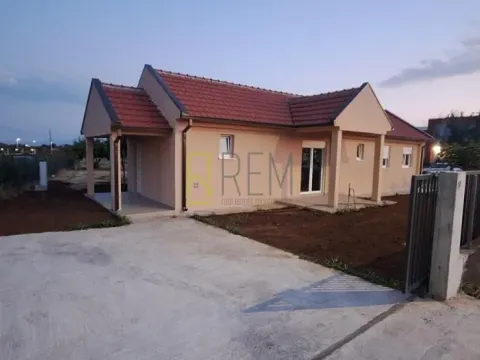 Izdavanje, kuća, 95m², Donji Kokoti, Podgorica - image 7