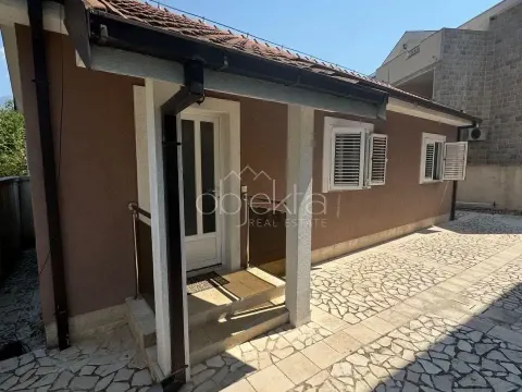 Prodaja, kuća, 233m², Tivat, Crna Gora - image 4