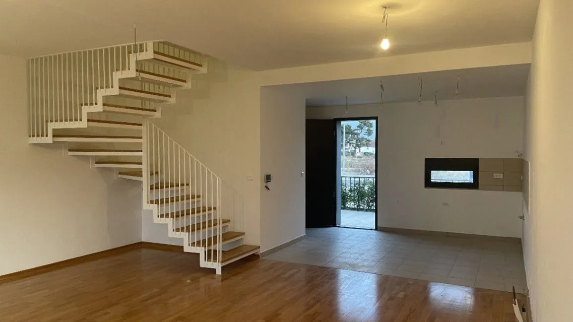 Prodaja, trosoban stan, 106m², Zagorič, Podgorica