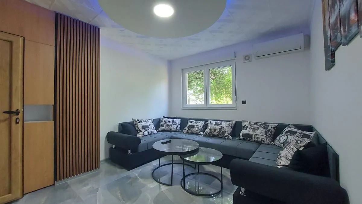 Izdavanje, trosoban stan, 56m², Durlan, Niš