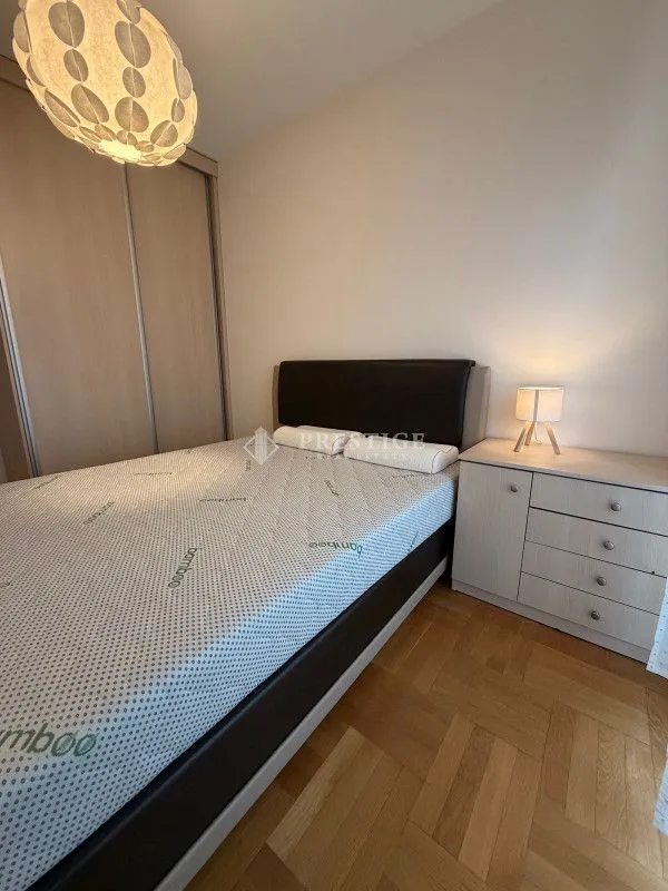 Izdavanje, jednosoban stan, 47m², Blok 6, Podgorica