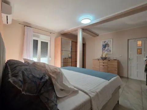 Rent, two bedroom apartment, 120m², Drač, Podgorica - image 5