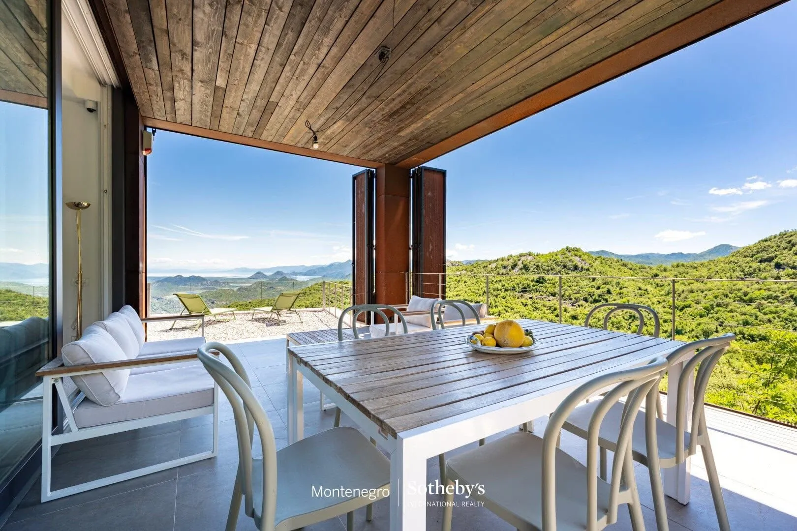 Prodaja, kuća, 250m², Đinovići, Cetinje