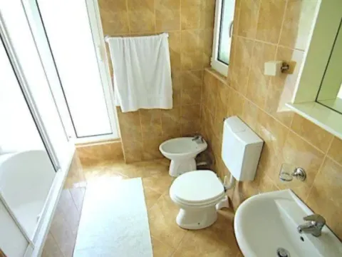 Sale, one bedroom apartment, 42m², Dobrota, Kotor - image 7