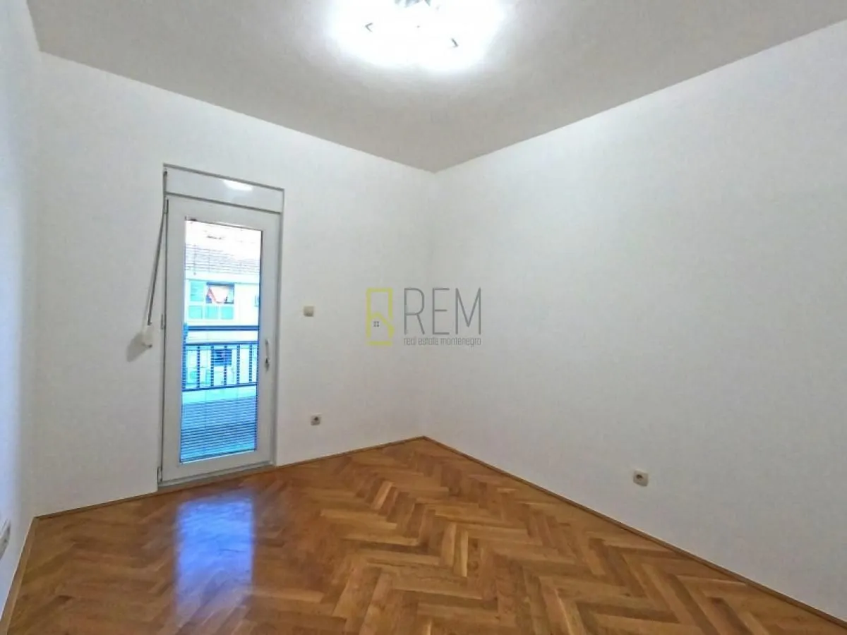 Prodaja, dvosoban stan, 65m², Blok 9, Podgorica