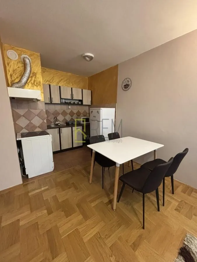 Prodaja, jednosoban stan, 44m², Stari Aerodrom, Podgorica