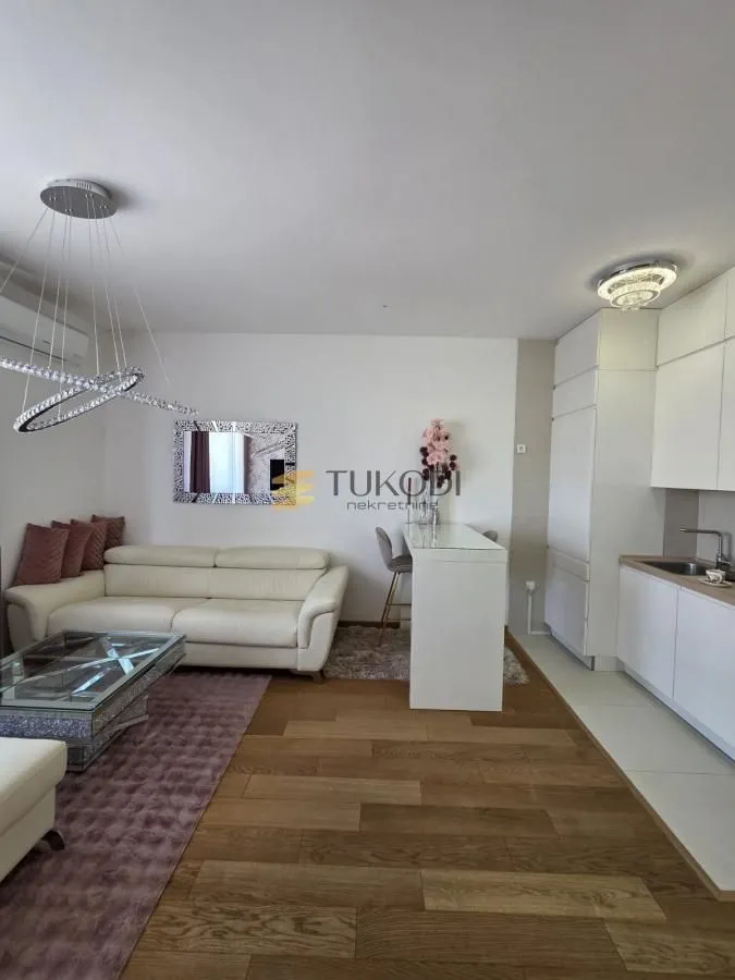Prodaja, jednosoban stan, 34m², Centar, Novi Sad