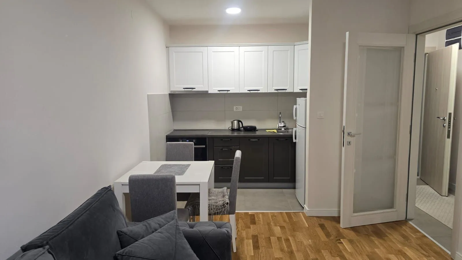 Rent, one bedroom apartment, 44m², Pobrežje, Podgorica