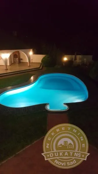 Prodaja, kuća, 420m², Kać, Novi Sad Sve Podlokacije