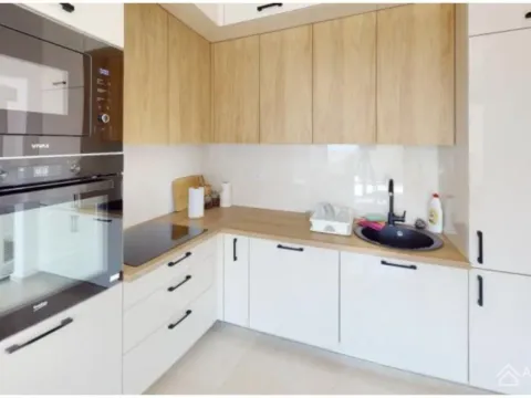 Izdavanje, dvosoban stan, 75m², Kalimanj, Tivat - image 2