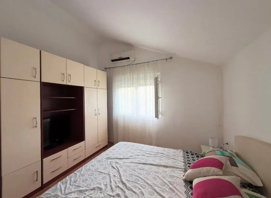 Rent, house, 105m², Tološi, Podgorica