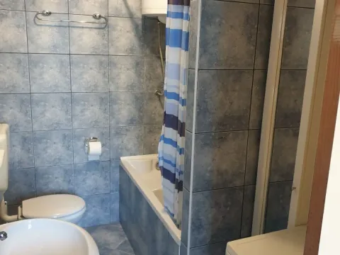 Rent, one bedroom apartment, 50m², Seljanovo, Tivat - image 12