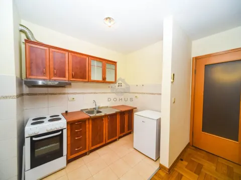 Prodaja, dvosoban stan, 64m², Stari Aerodrom, Podgorica - image 4