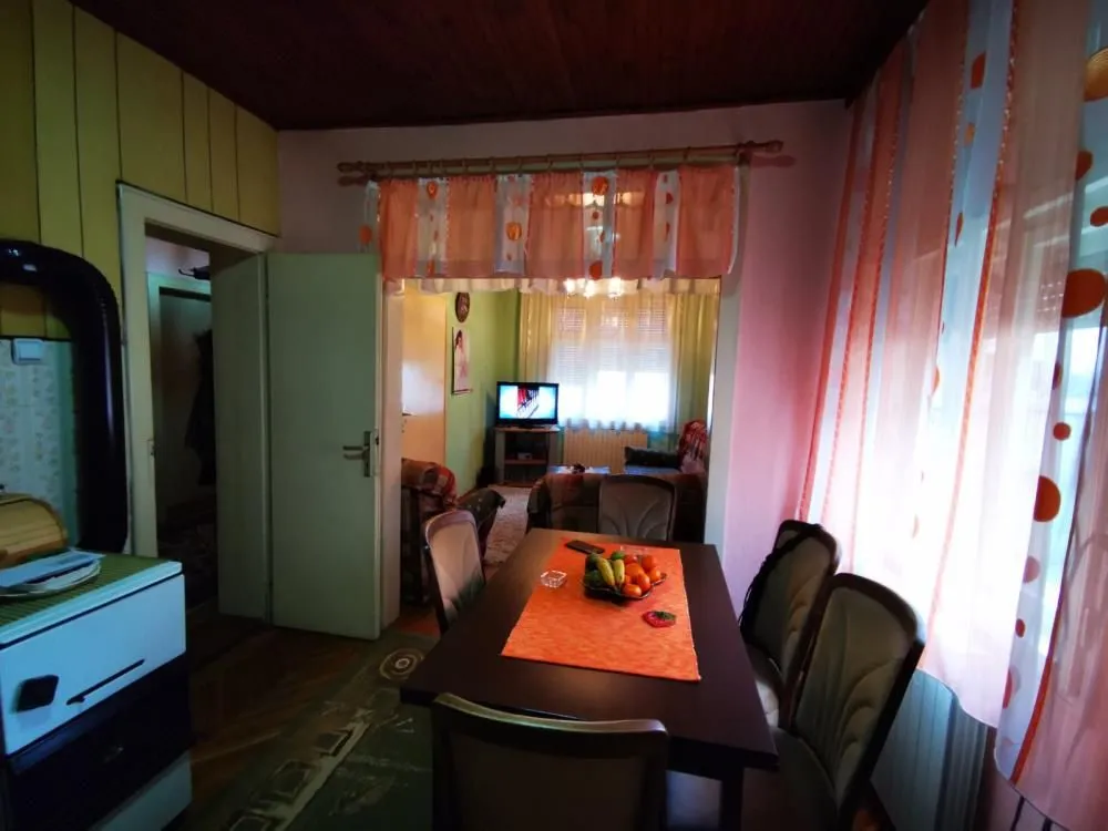 Prodaja, kuća, 130m², Centar, Jagodina