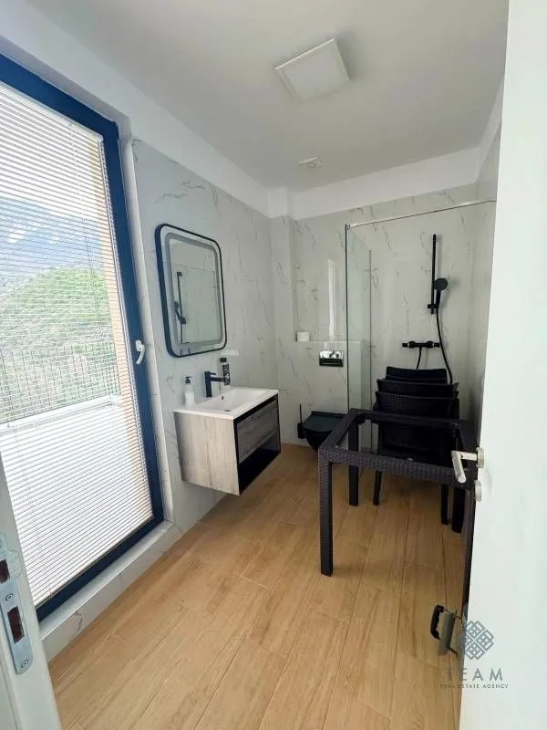Prodaja, trosoban stan, 103m², Ivanovići, Budva