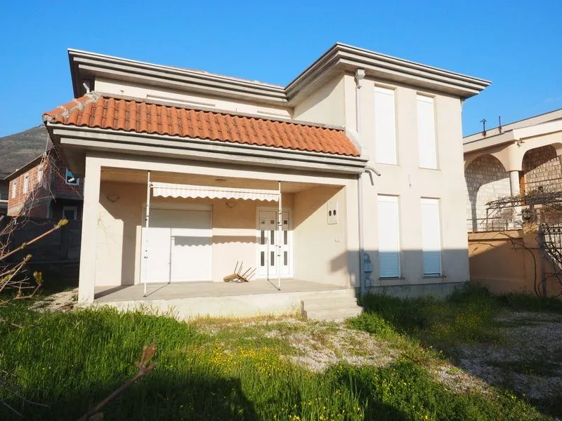 Sale, house, 200m², Bar, Crna Gora