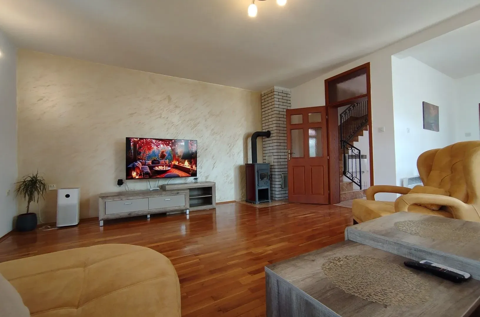 Rent, house, 160m², Tološi, Podgorica