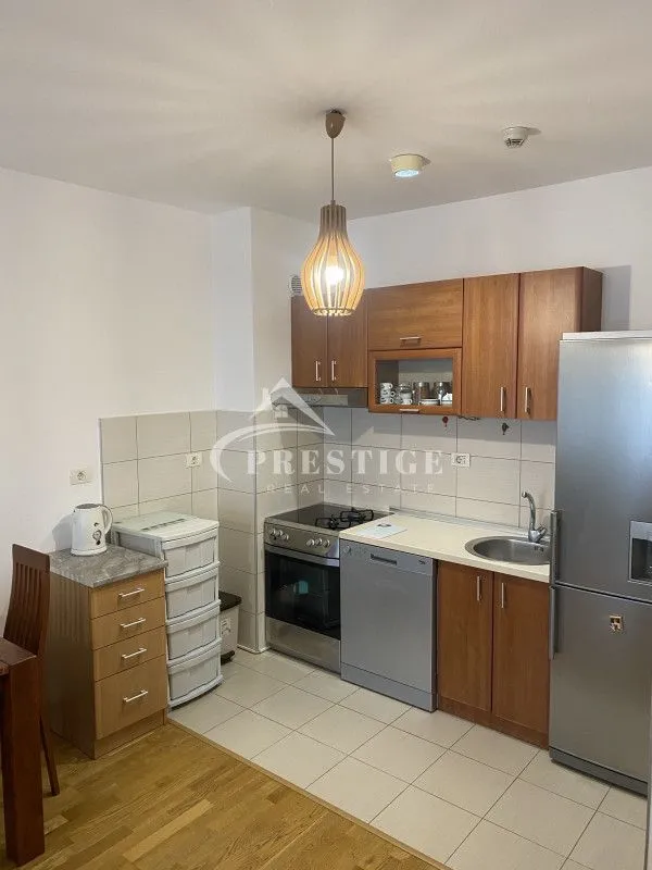 Izdavanje, jednosoban stan, 52m², City Kvart, Podgorica